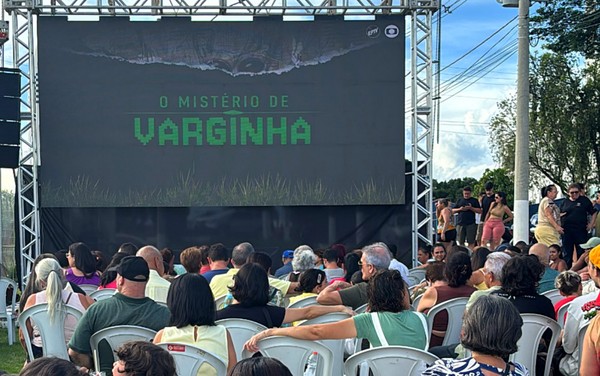 Documentário sobre o Caso ET de Varginha reúne centenas de pessoas no Memorial do ET