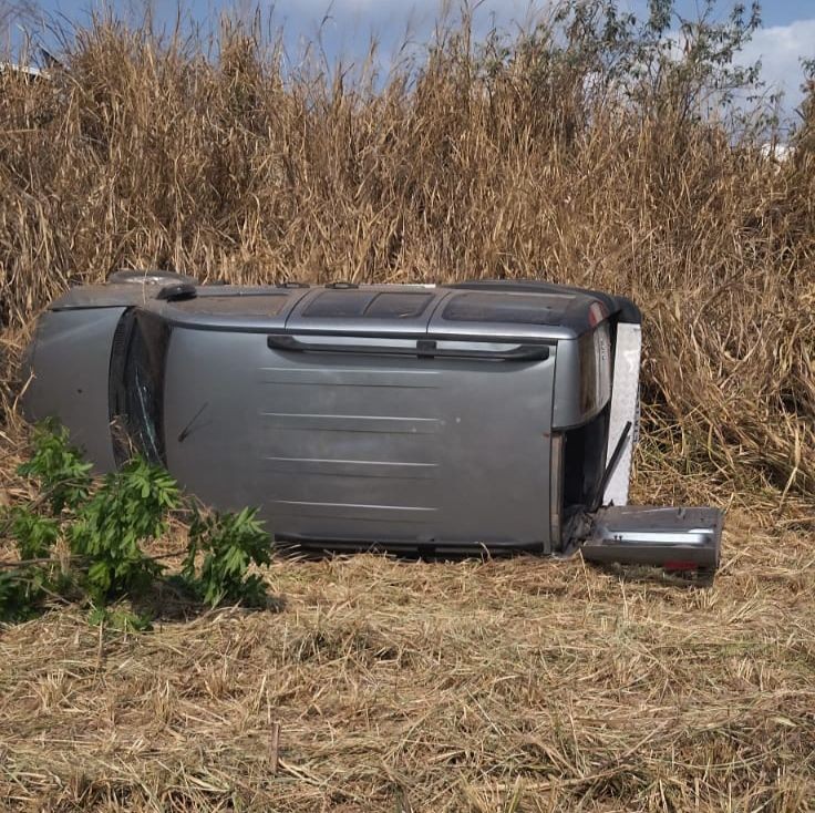 Quatro pessoas ficam feridas em acidente na BR-494, em Divinópolis