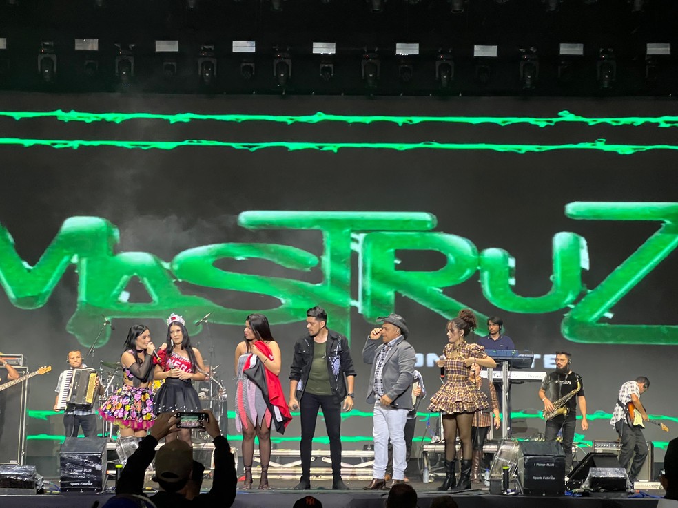 Banda Mastruz com Leite no São João 2025 de Campina Grande — Foto: Erickson Nogueira/g1