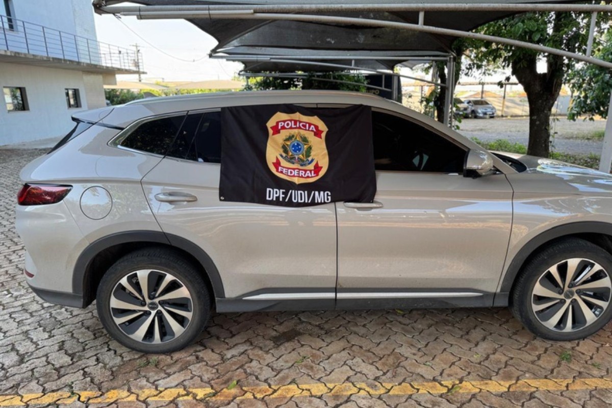 PF investiga grupo que oferecia brindes para obter dados e financiar veículos em nome de vítimas em Uberlândia
