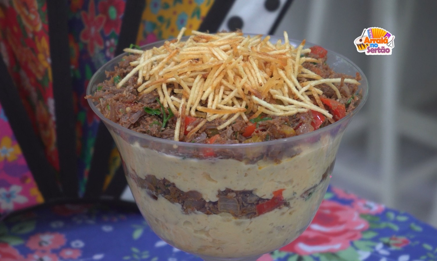 Concurso de culinária: aprenda a fazer um escondidinho de banana da terra com carne do sol