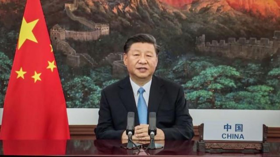 Em 2020, Xi Jinping se comprometeu com os países da ONU a reduzir as emissões de C02 do seu país, o que afetará a produção de aço — Foto: Getty Images via BBC