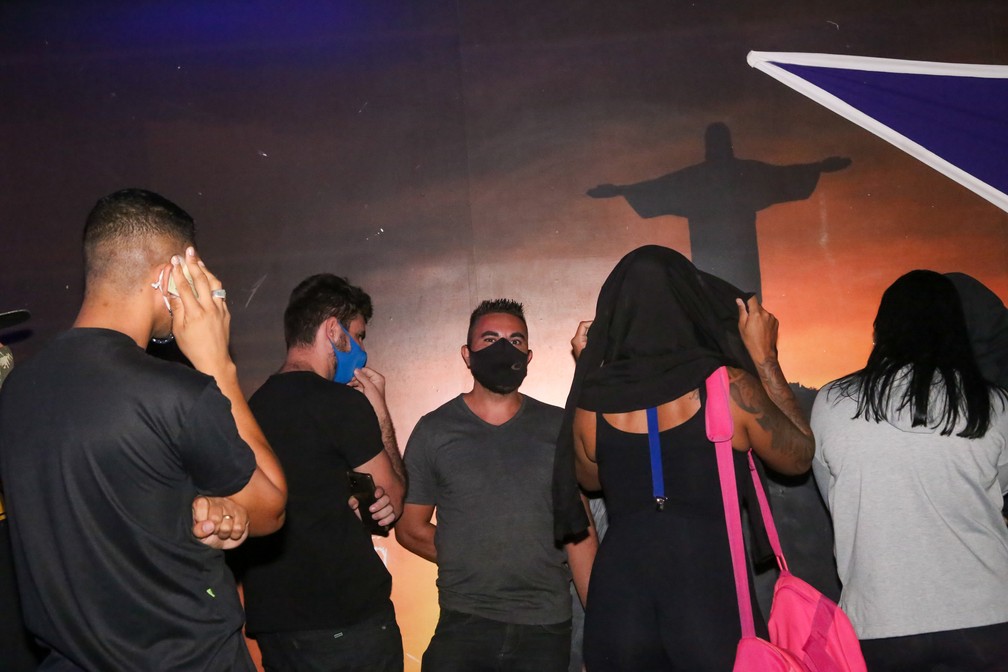G1 - Lança-perfume vira 'praga' em festas na periferia de São Paulo -  notícias em São Paulo