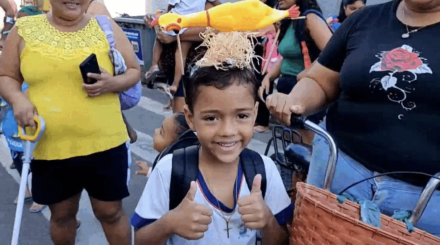 FOTOS: cabelo, meia e mochila malucos desafiam criatividade de pais na semana das crianças no ES