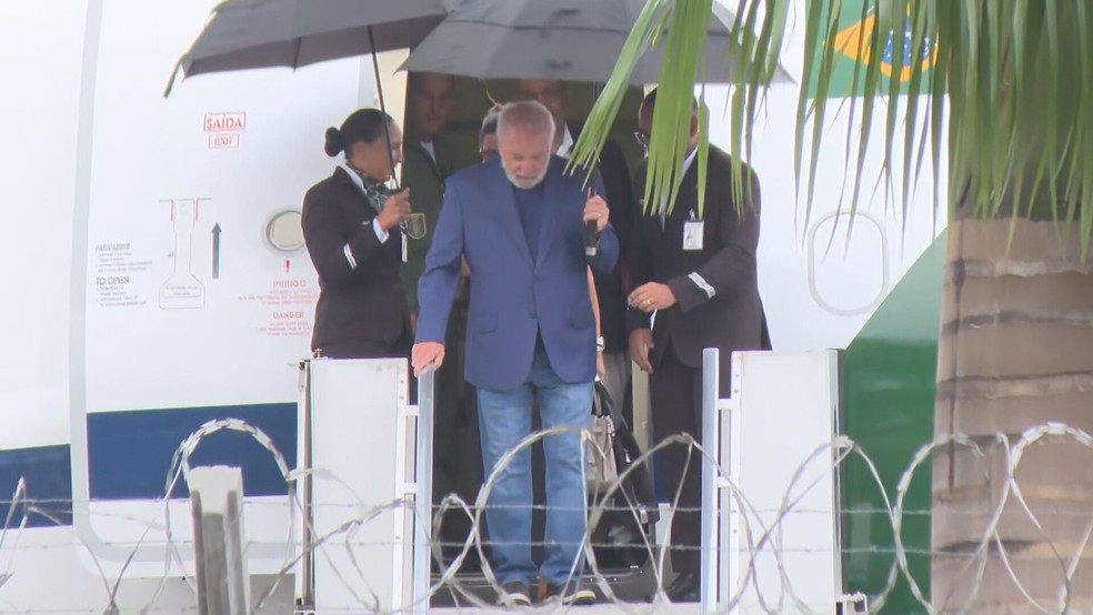 Presidente Lula desembarca em BH. — Foto: TV Globo/ Reprodução