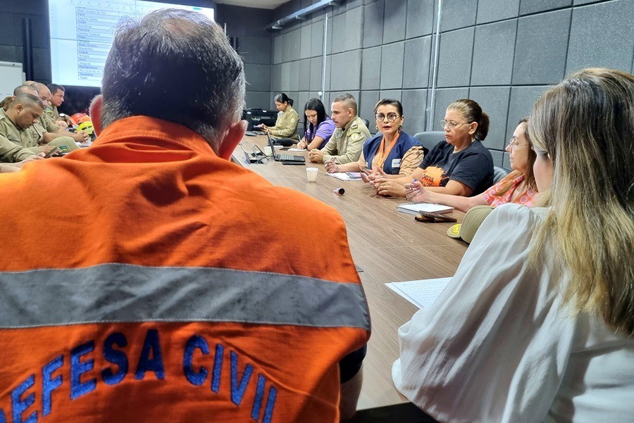 Governo do Amapá monta equipe com 16 especialistas para auxiliar famílias no sul do país