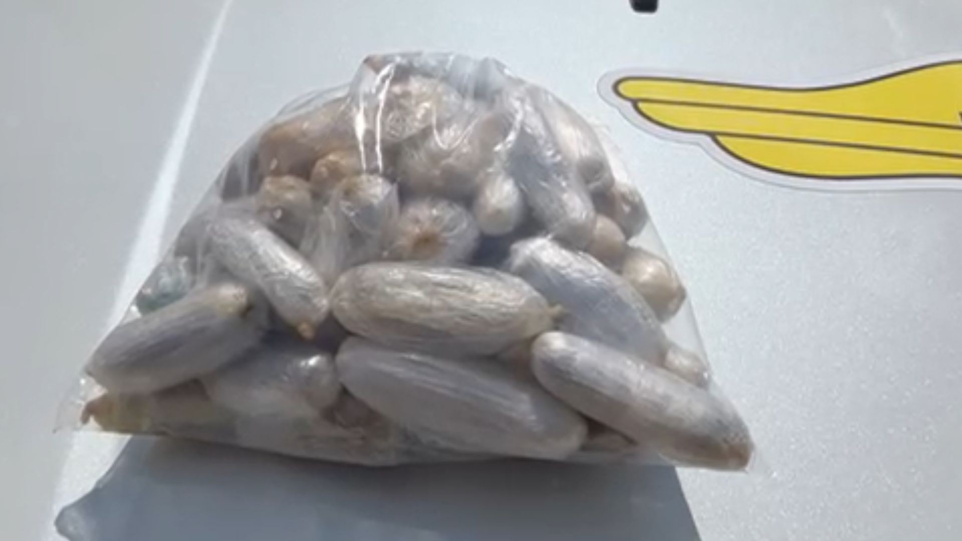 Homem preso por tráfico demora 60 horas para eliminar mais de 90 cápsulas de droga engolidas