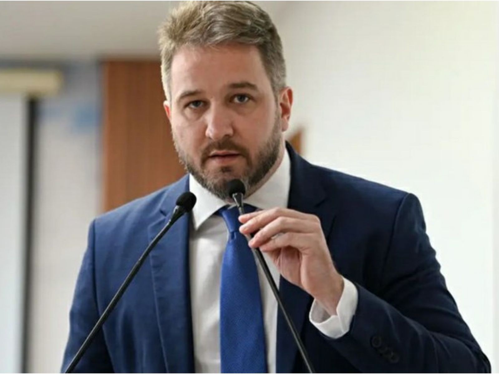 Vereador do AC é acusado de agredir dono de bar com copo em discussão por conta de R$ 172