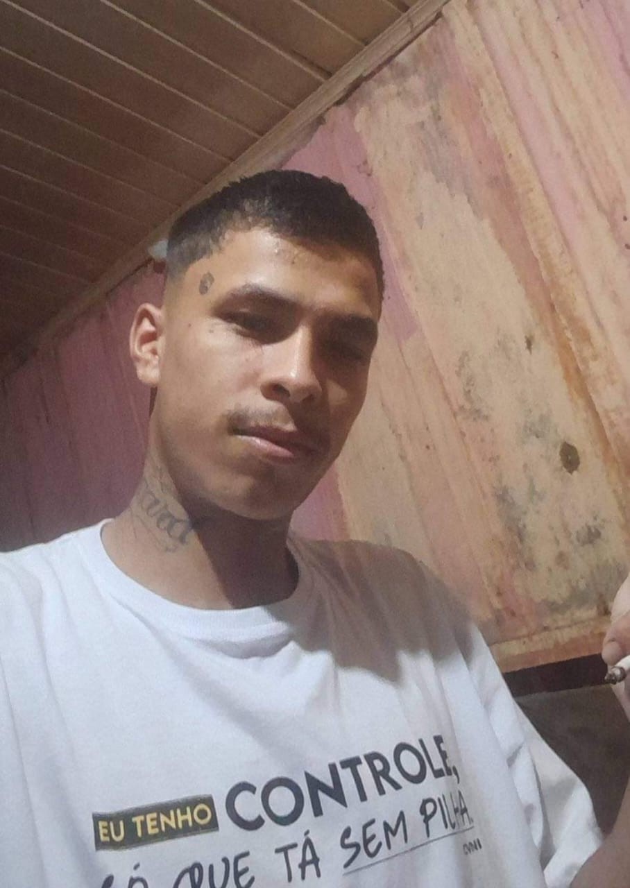 Justiça revoga prisão preventiva de sargento da PM suspeito de matar e enterrar jovem em Roraima