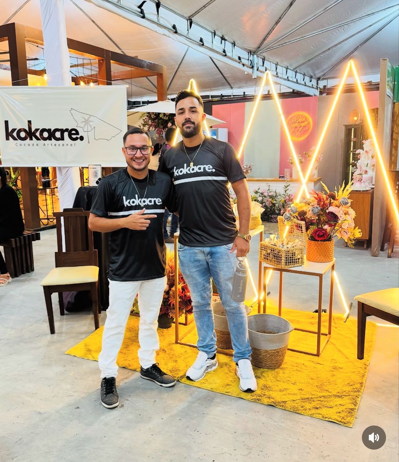 'Começou com R$ 51,75': amigos lançam cocada no palito e chegam a vender 400 por dia na Expoacre
