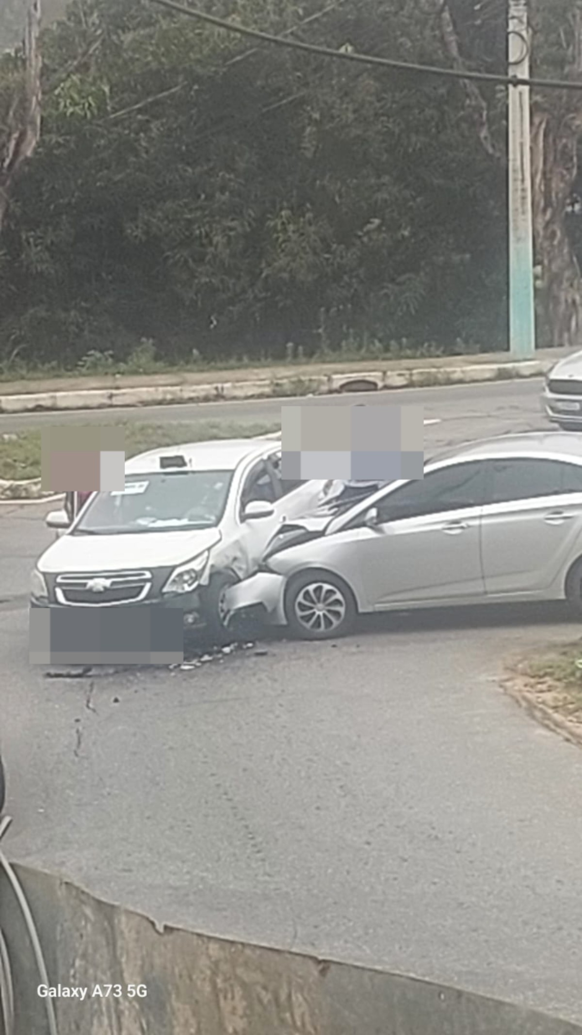 Acidente entre dois carros deixa feridos em Três Rios