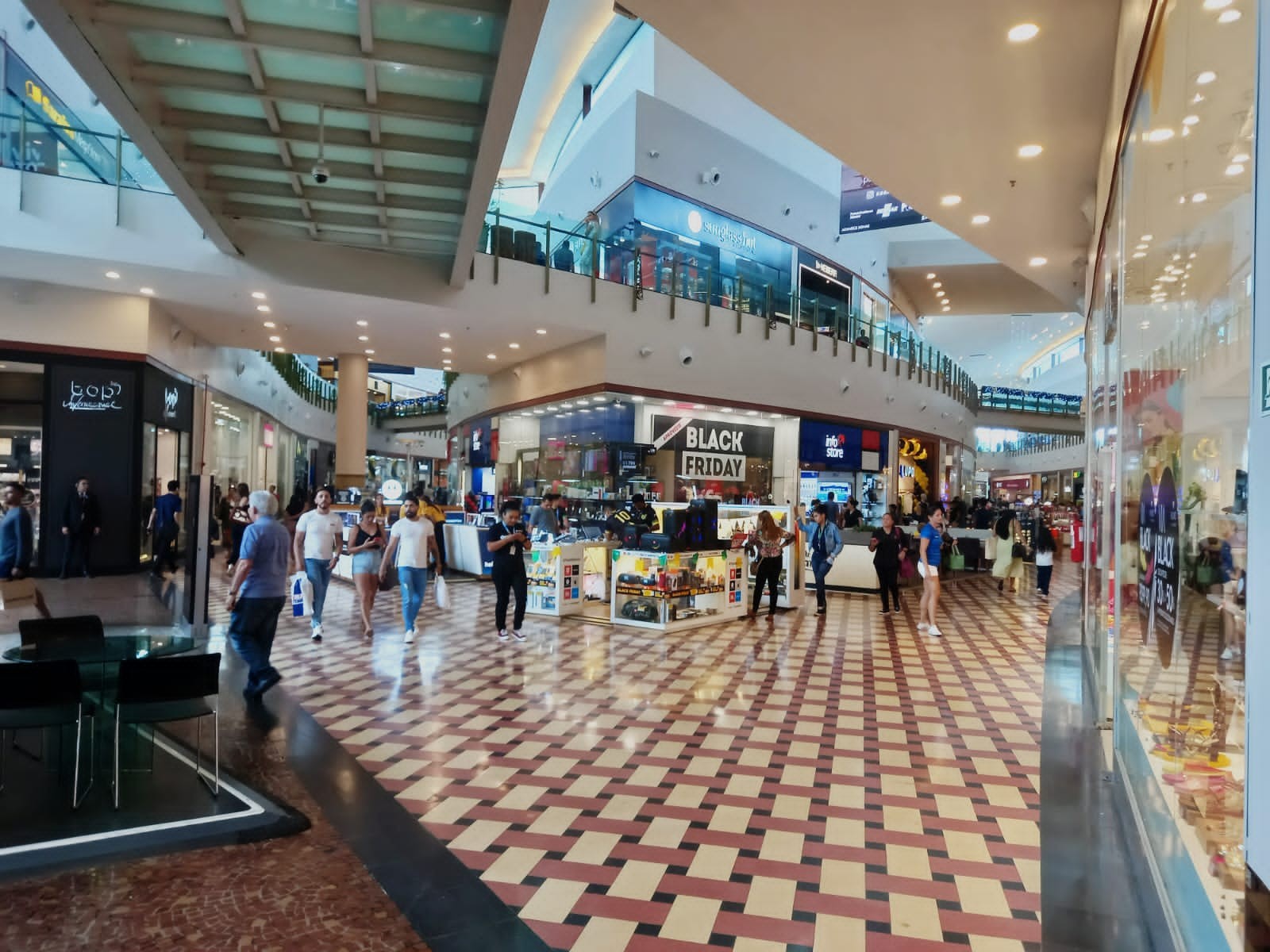 Dia de Nossa Senhora da Conceição: veja o horário de funcionamento do comércio em Manaus durante feriado