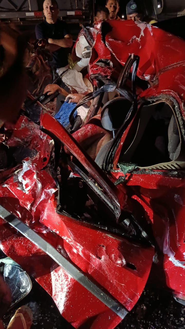 Colisão entre carro e carreta deixa três mortos na BR-316, em São Francisco do Pará
