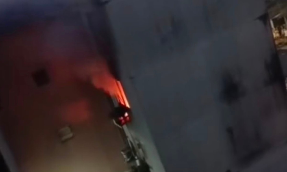 Incêndio atinge apartamento no Viver Melhor 2, na Zona Norte de Manaus; vídeo mostra chamas