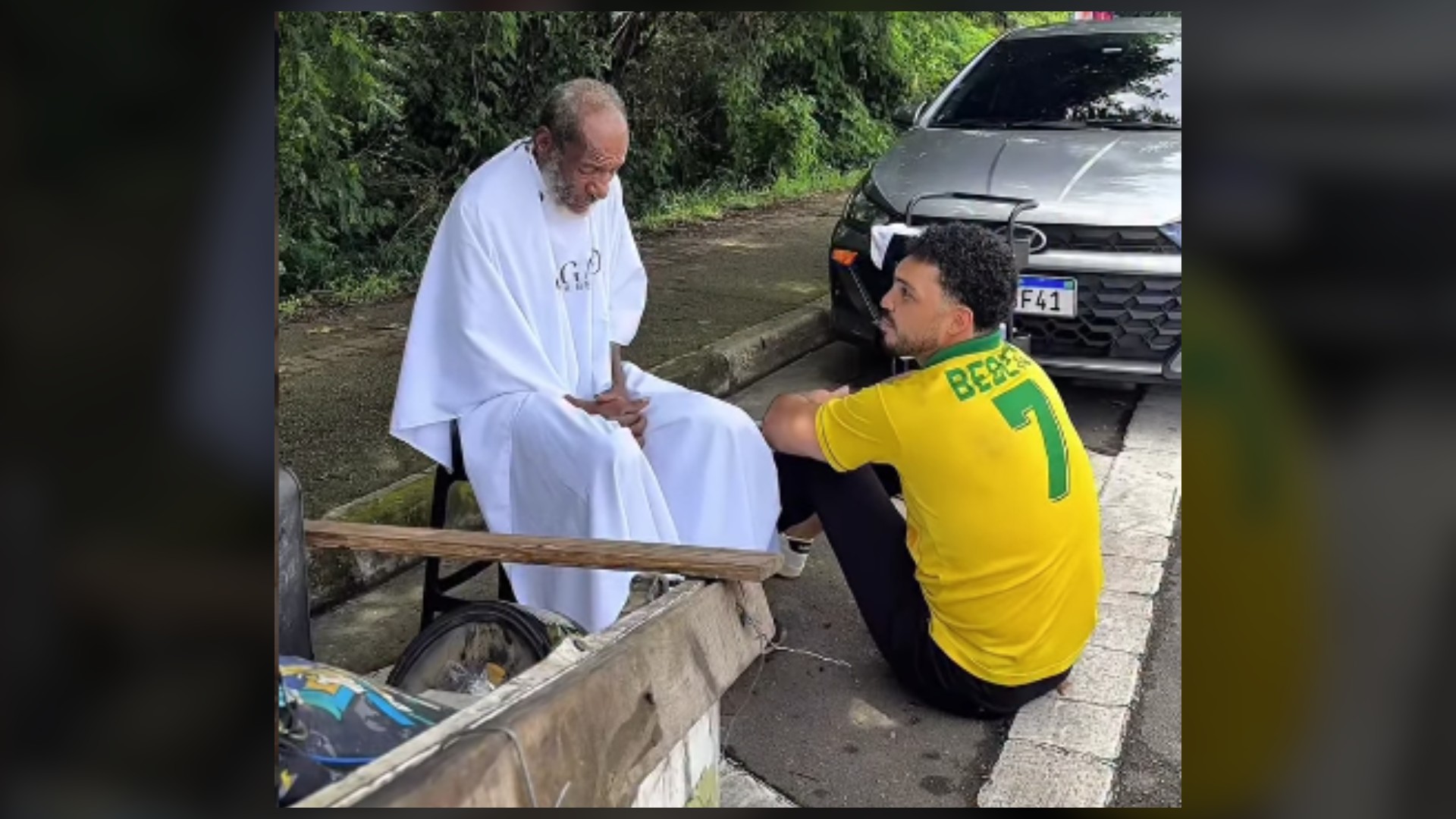 Barbeiro de Jundiaí viraliza com cortes para pessoas em situação de rua: 'Dar voz a quem não tem voz'