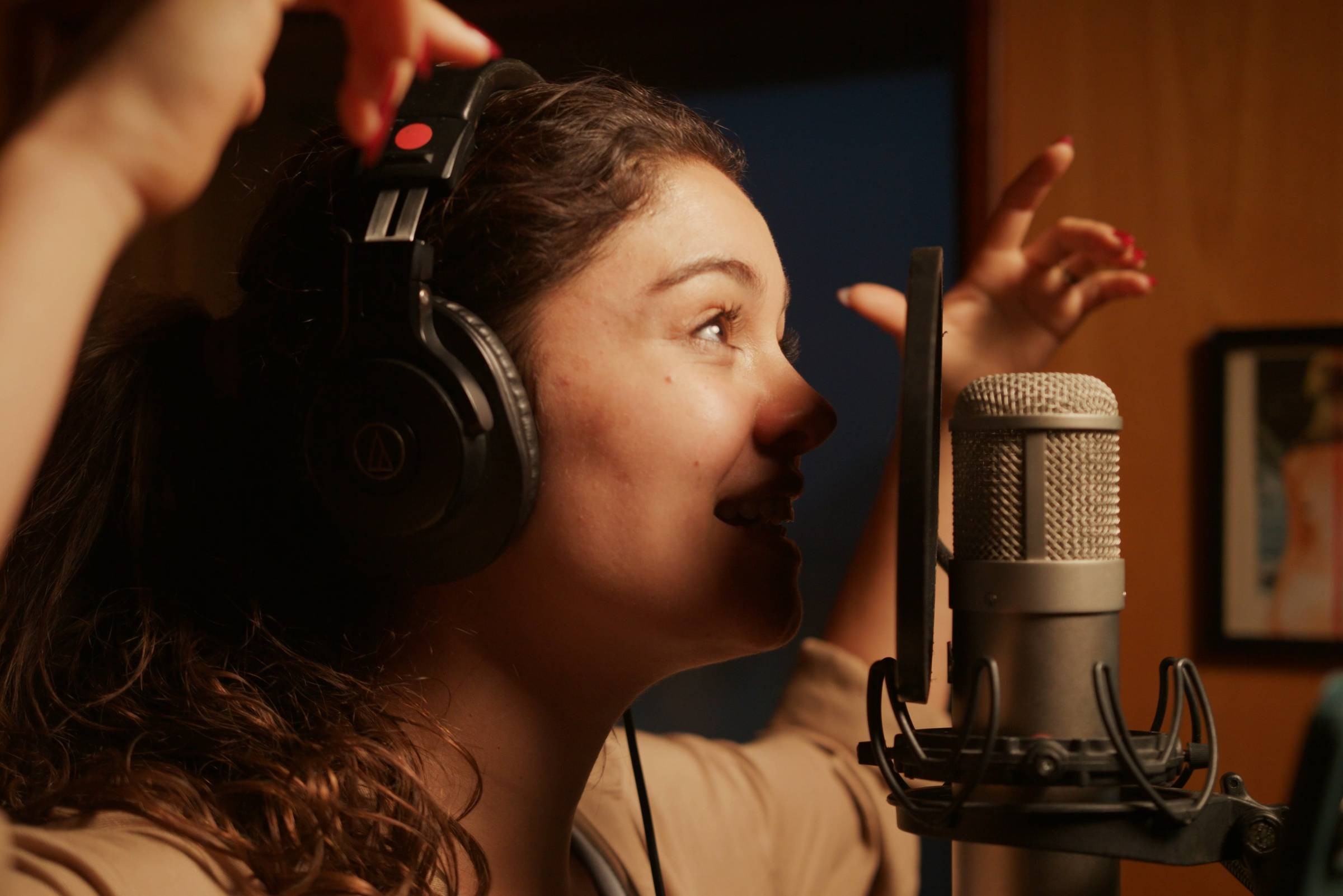 Sophie Charlotte solta a voz suave em gravações de músicas de João Donato, Celso Fonseca e José Miguel Wisnik