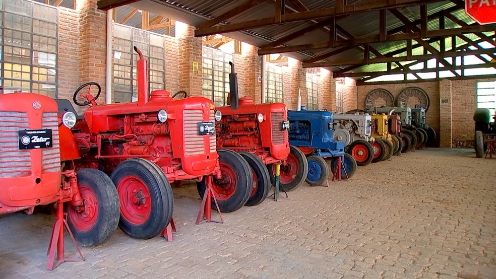 Produtor rural guarda coleção com quase 150 tratores antigos, Nosso Campo