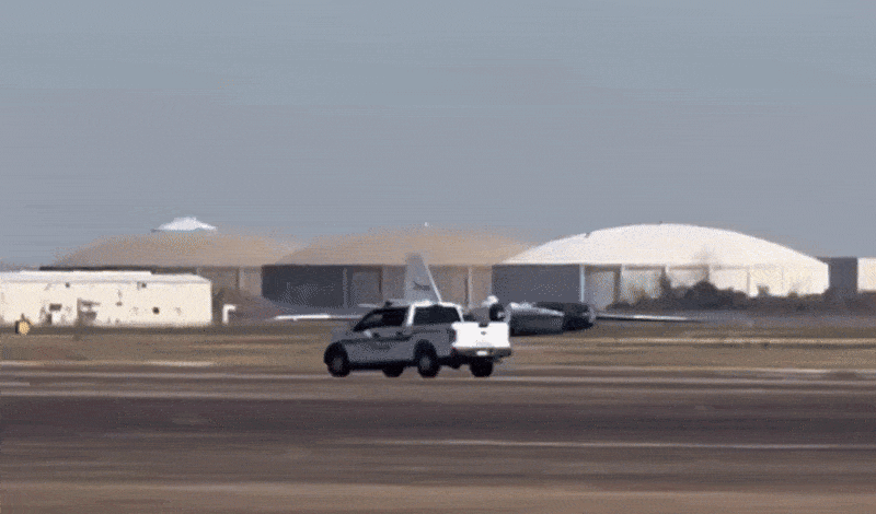 VÍDEO: Avião da Nasa sofre falha e faz pouso 'de barriga' no Texas