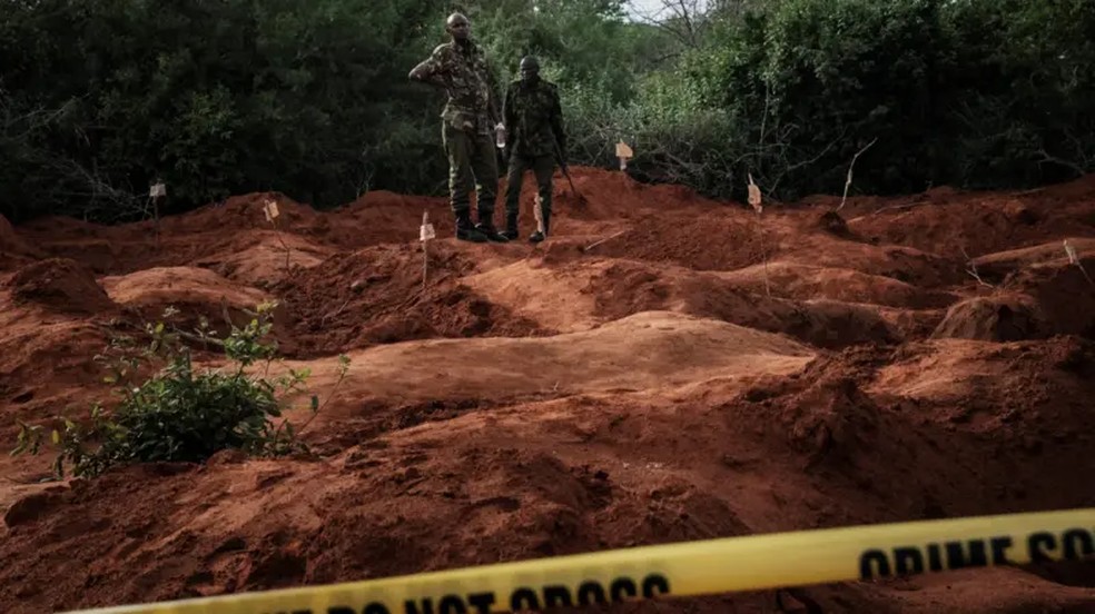 Mais de 400 corpos foram desenterrados na floresta de Shakahola, no leste do Quênia — Foto: AFP via Getty Images