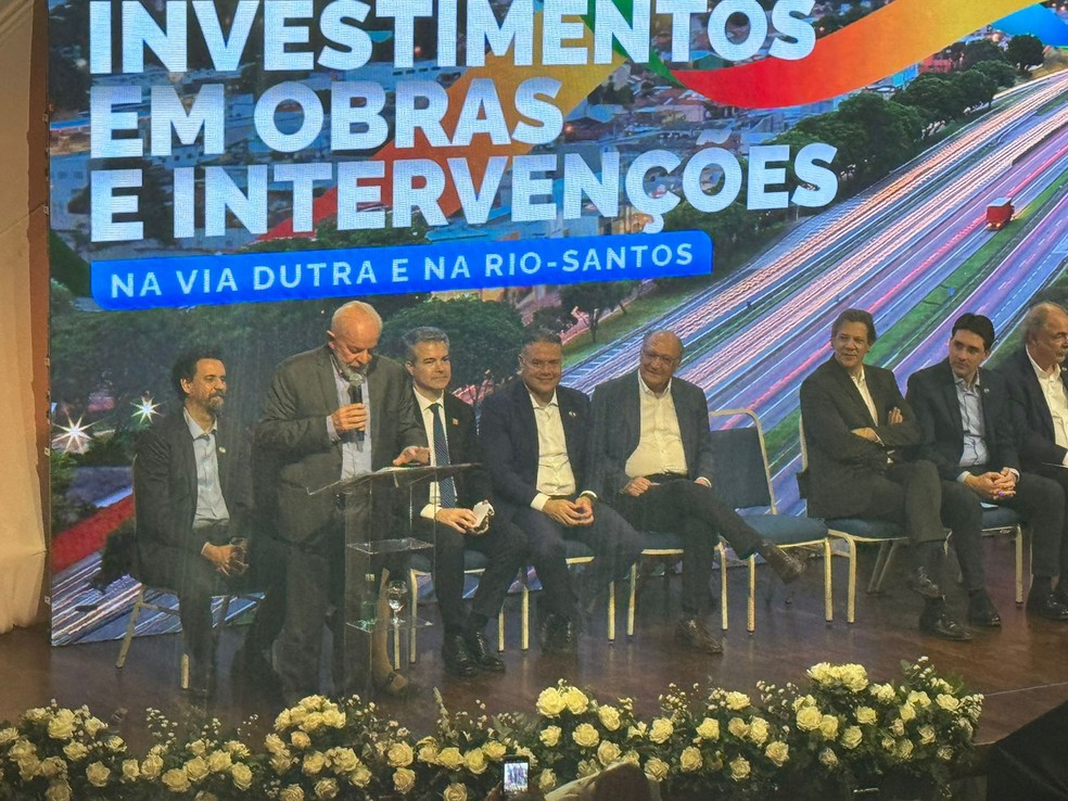 Lula (PT) discursa em evento em São José dos Campos — Foto: Jefferson Santos/TV Vanguarda