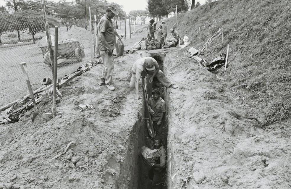 Vala clandestina de Perus foi descoberta há mais de 30 anos — Foto: Marcelo Vigneron/Acervo pessoal