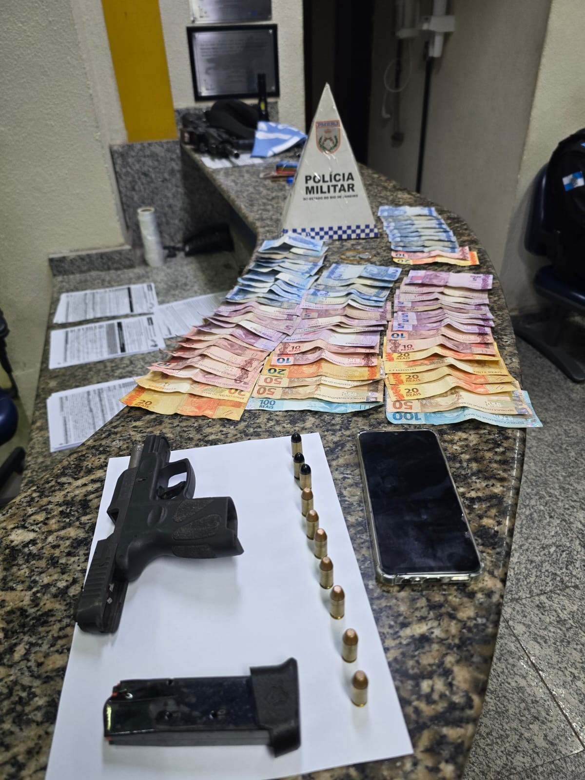 Homem é preso após tentar fugir e abandonar pistola em Paraíba do Sul