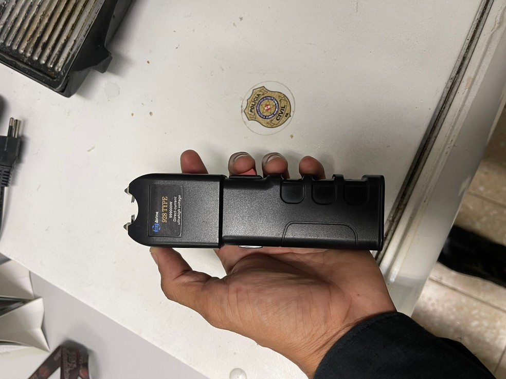 Arma de choque usada pelos alunos do curso de direito para atacar o homem em situação de rua. — Foto: Divulgação