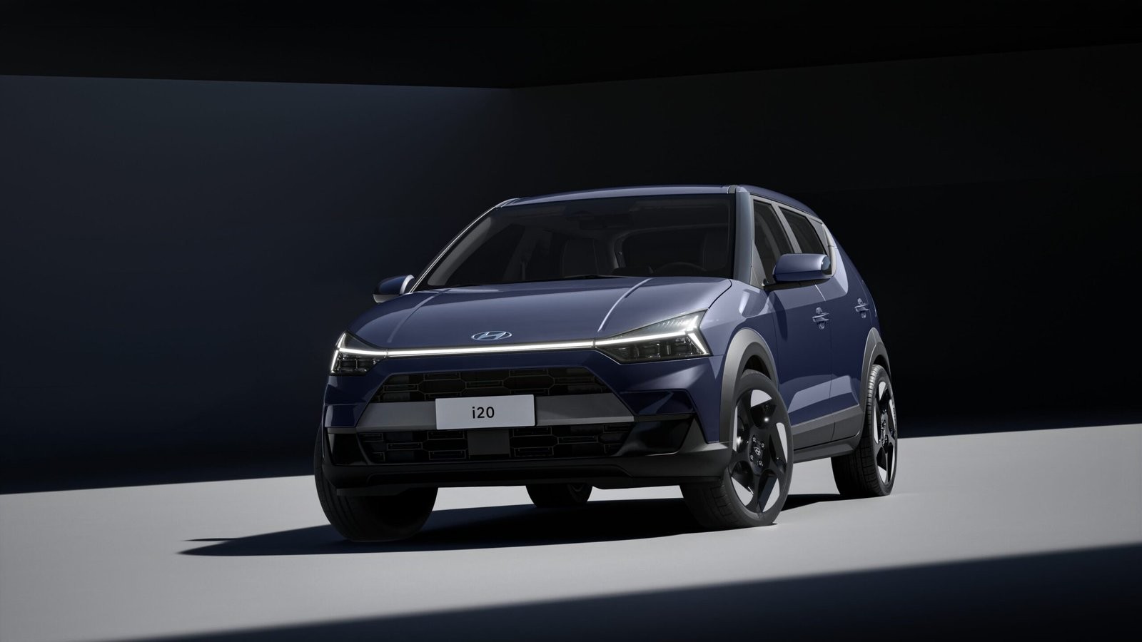 Hyundai lança i20 no Brasil por R$ 99.990, desafia onda dos SUVs com novo hatch; veja o teste