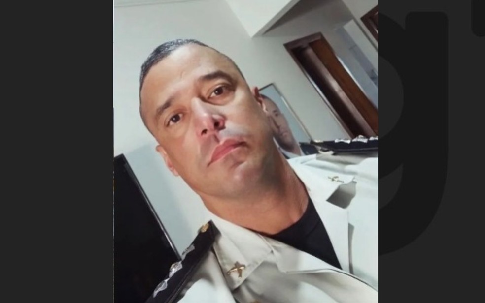 Capitão da Polícia Militar morre após batida entre caminhão que transportava botijões de gás e carro no sudoeste da Bahia — Foto: Reprodução/Redes Sociais