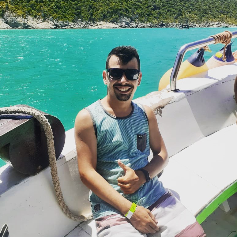'Meu coração é raiva pura', diz pai de entregador que morreu contaminado por ácido durante hemodiálise em clínica do RJ