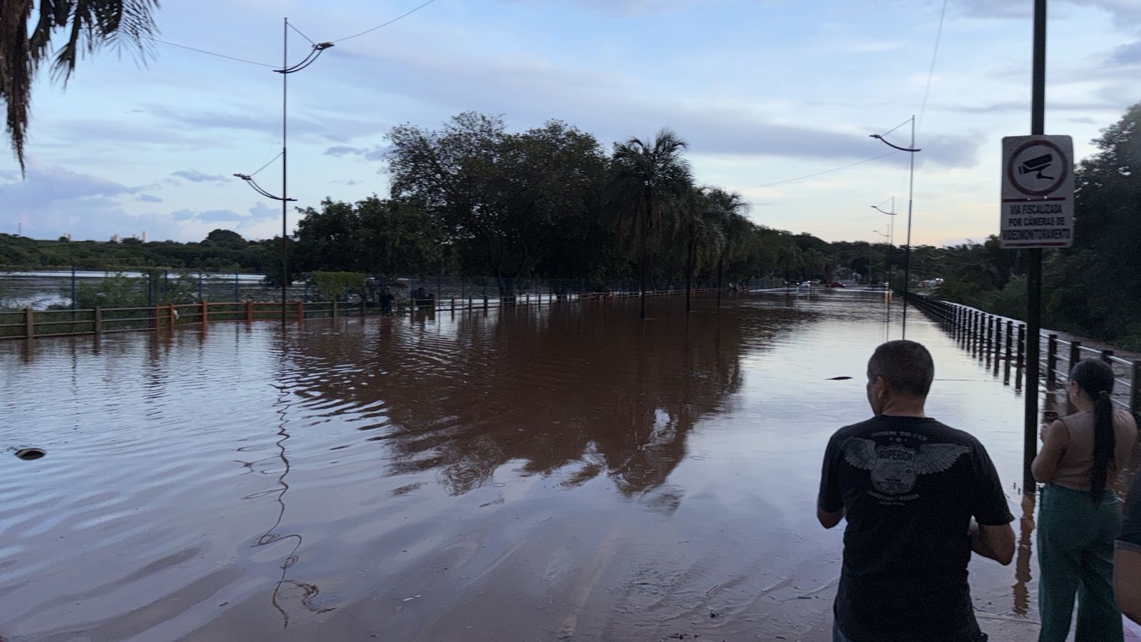 Chuva forte atinge MS e previsão indica mais pancadas nesta sexta-feira