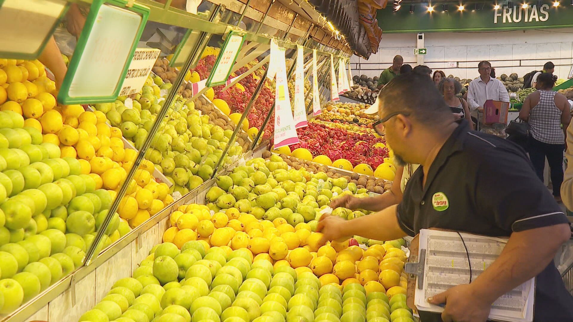 Pesquisa mostra que 1 a cada 5 brasileiros consomem a quantidade de frutas e verduras recomendada pela OMS