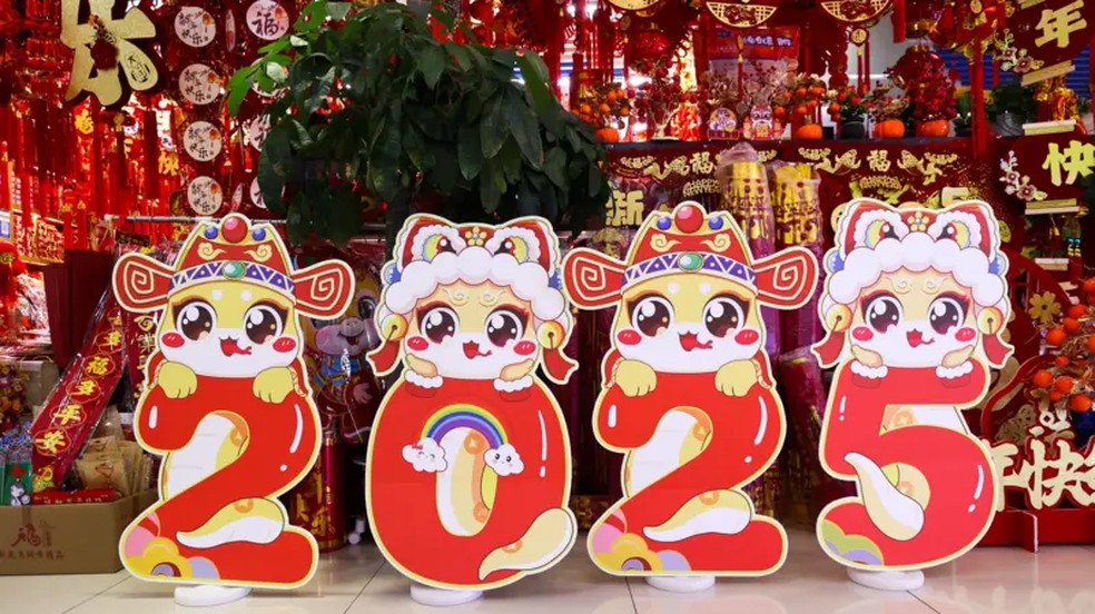 "Do ponto de vista astronômico, nada de especial acontece no dia 31 de dezembro para dizer que é aqui que termina o ano', diz astrônomo — Foto: Getty Images via BBC