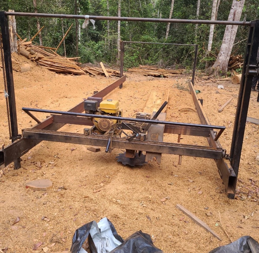 Serrarias móveis foram localizadas dentro de terra indígena em RO — Foto: Polícia Federal/Divulgação