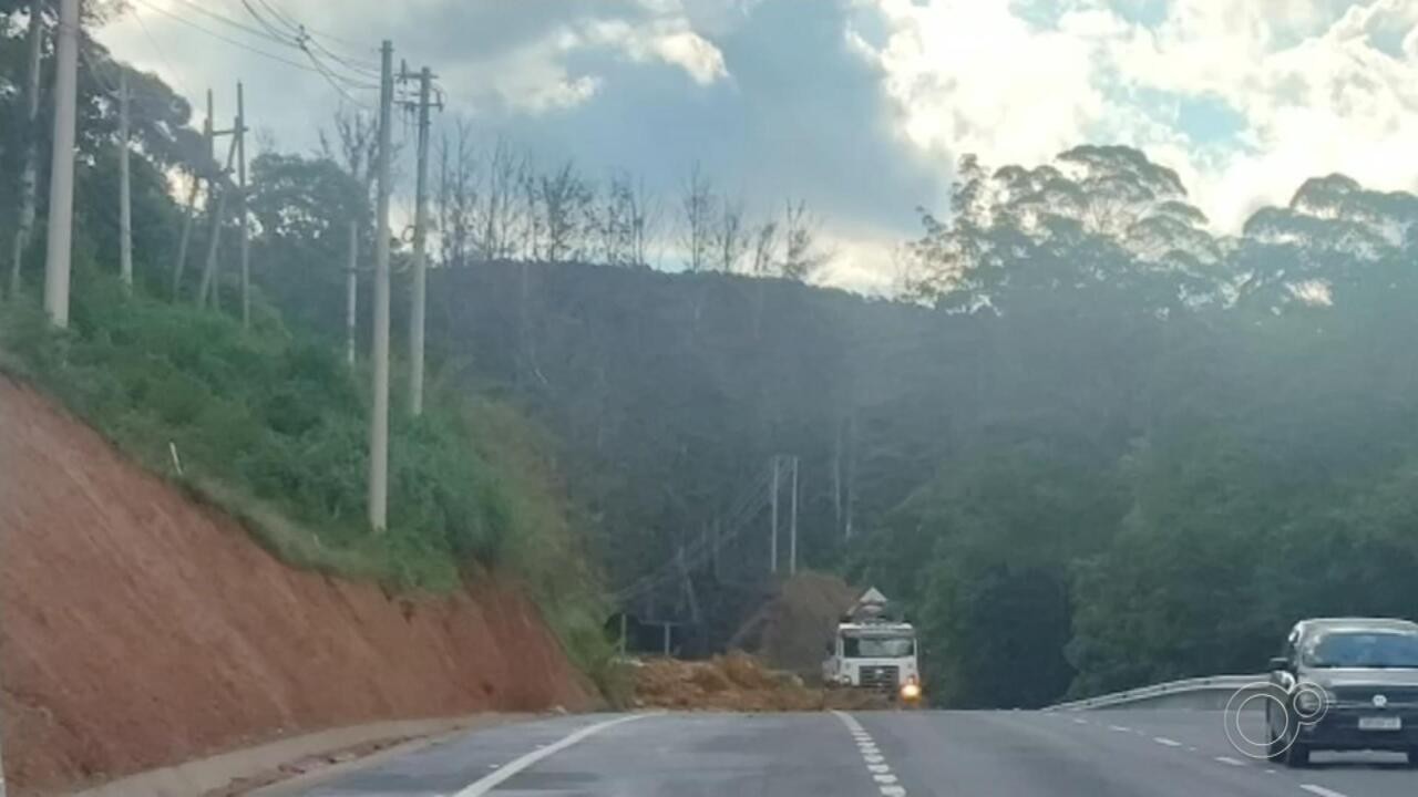 'Apagão' atinge bairros de Sorocaba após chuva forte; rodovia tem desbarrancamento