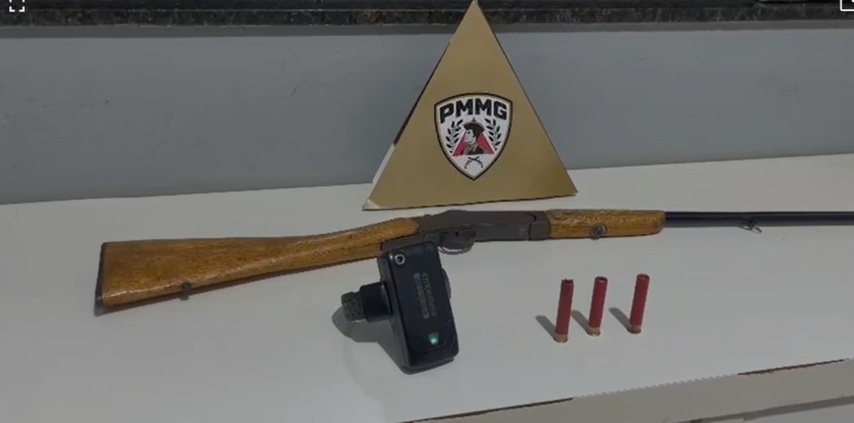 Briga motivada por ciúmes após mulher ver namorado tatuando cliente termina com ele preso e ela ferida