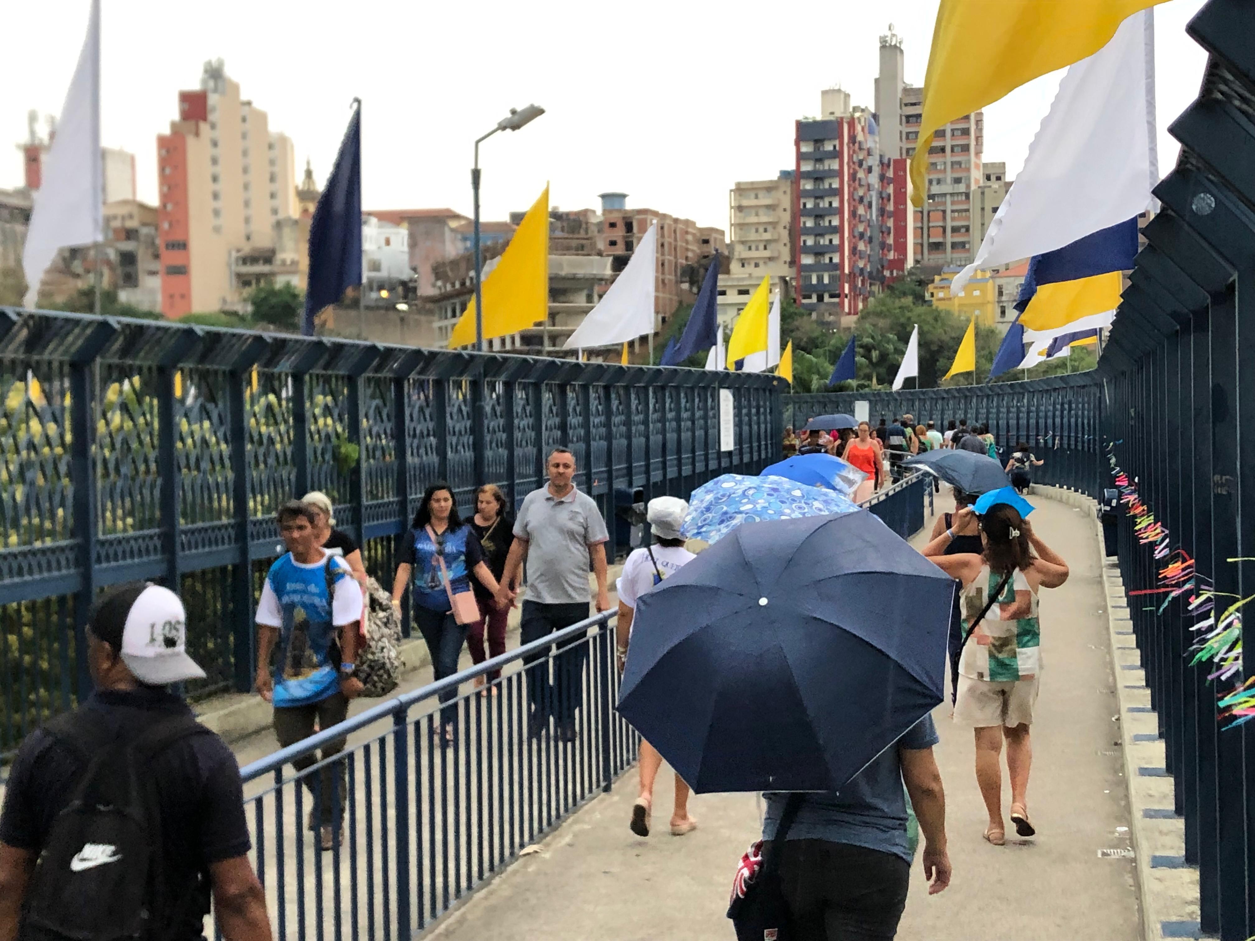 Vai à Basílica de Aparecida no feriado da Padroeira? Veja a previsão do tempo para os dias de romaria 