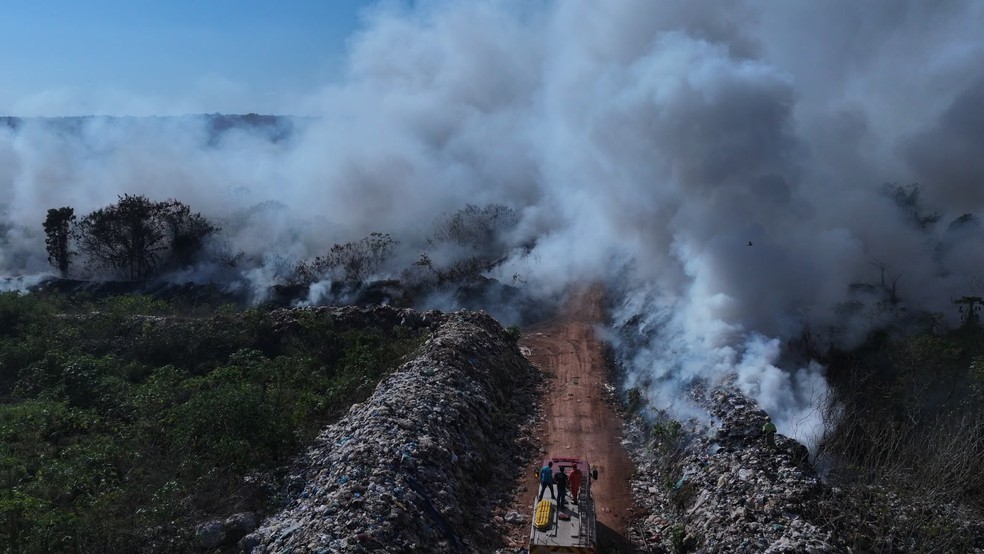 Lixão que pegou fogo em Iranduba já acumulava multas e irregularidades ambientais — Foto: Divulgação/Ipaam