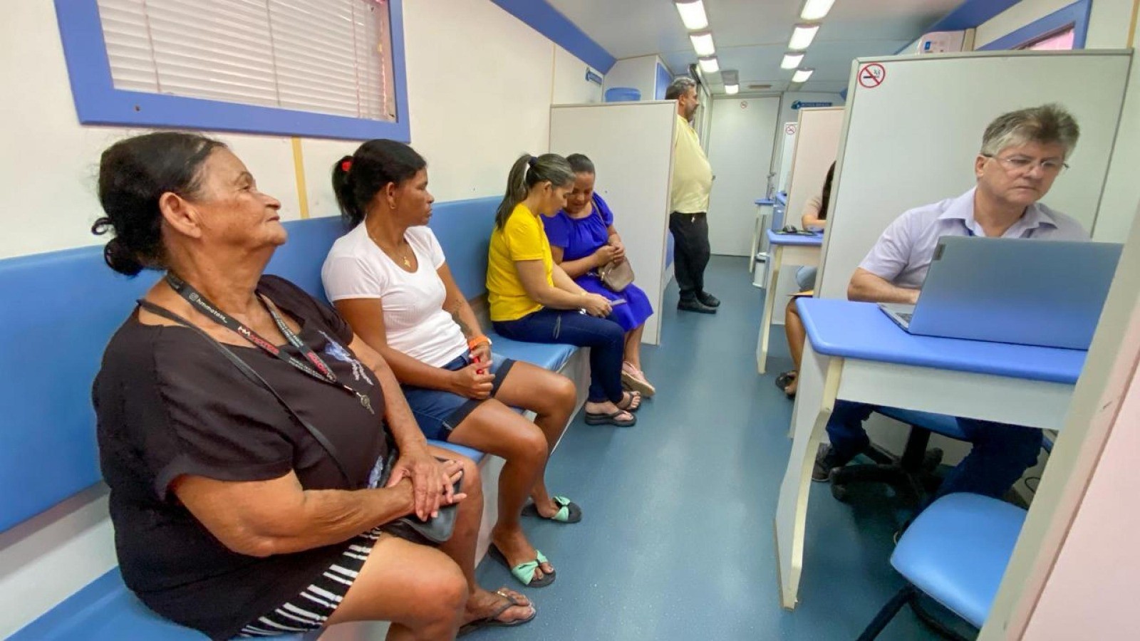 Sine AL abre mais de 2 mil vagas 
com carteira assinada em cinco cidades