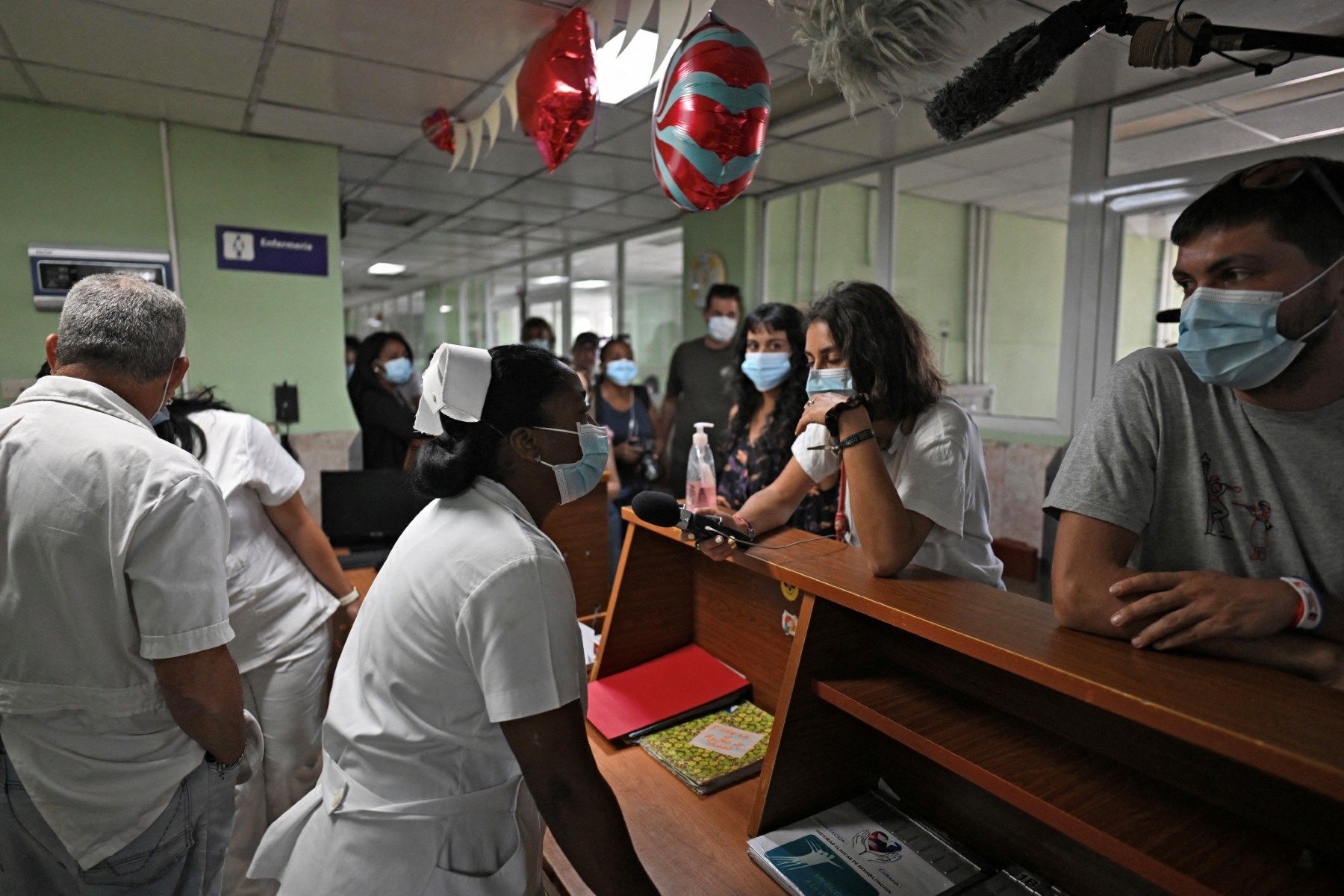 Crise em Cuba faz médicos escolherem quais crianças recebem atendimento em hospital