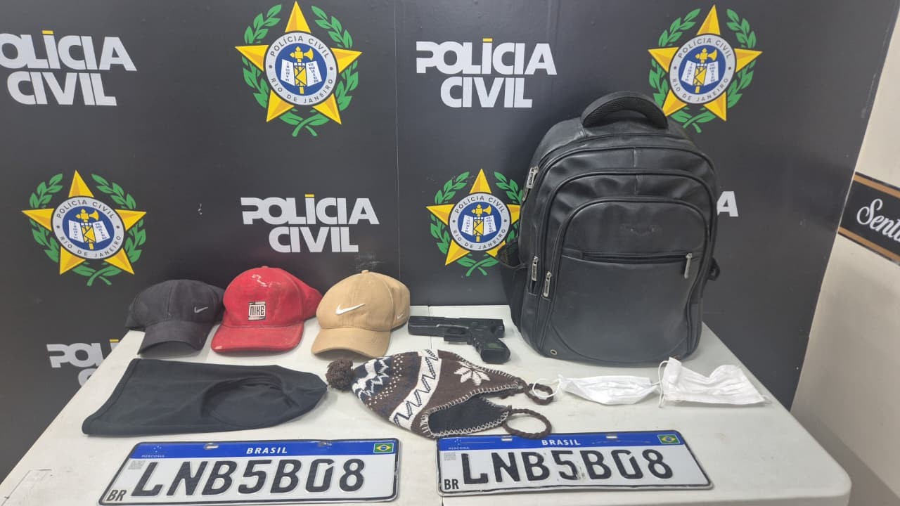 Dupla é presa suspeita de assaltar comércios em série em Volta Redonda