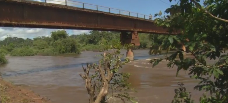 Motociclista desaparece em rio após cair de ponte no interior do Pará