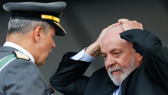 Ao lado de Lula, chefe do Exército cita ideais democráticos - Foto: (WILTON JUNIOR/ESTADÃO CONTEÚDO)