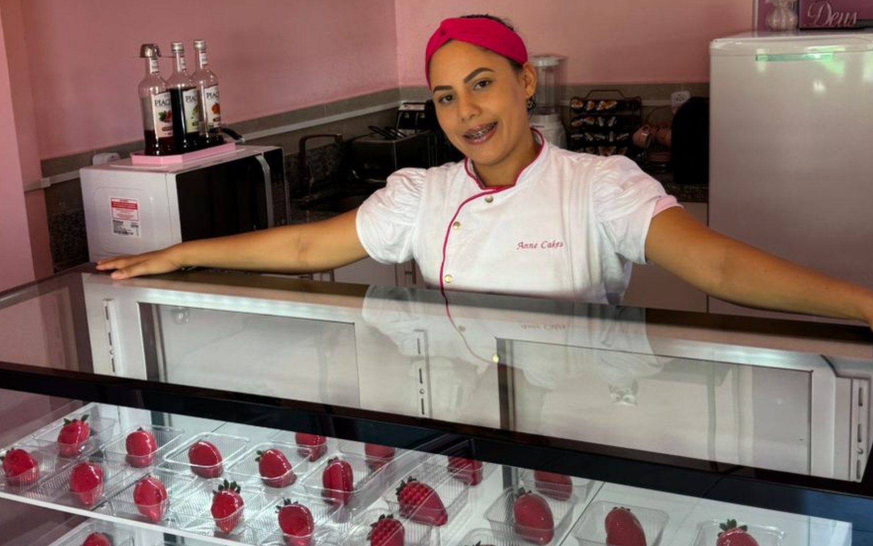 Morango do amor: confeiteira vende 1,5 mil doces e fatura mais de R$ 30 mil em menos de um mês no interior da Bahia