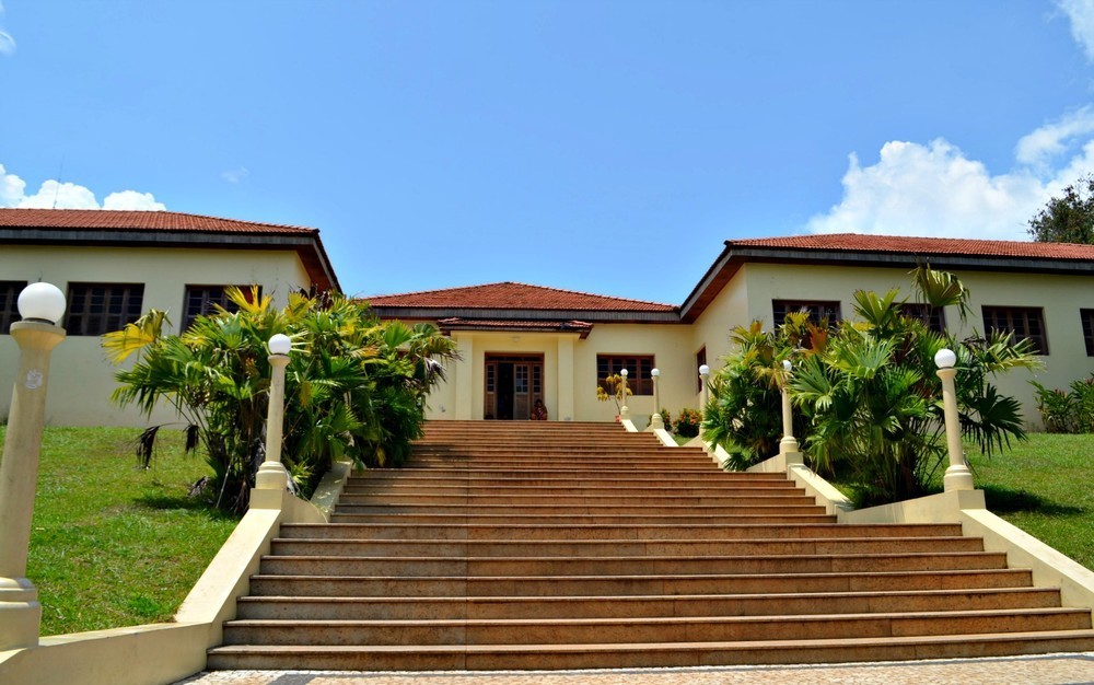 Justiça multa Estado em R$ 5 mil por falta de enfermeiros em maternidade de Rio Branco