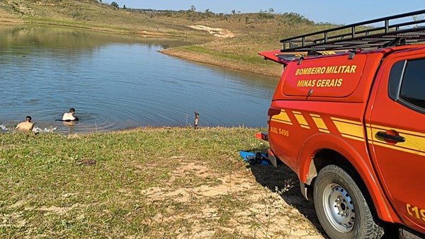 Homem morre afogado ao tentar impedir que carro afundasse em represa de Nova Ponte