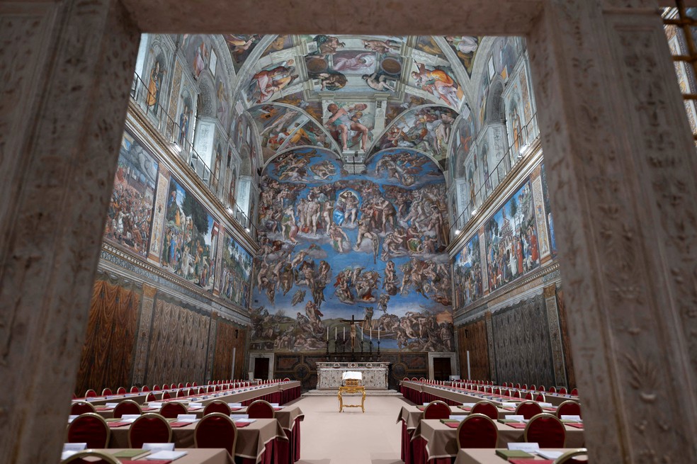 Capela Sistina preparada para o conclave, em maio de 2025 — Foto: Vatican Media/Handout via Reuters