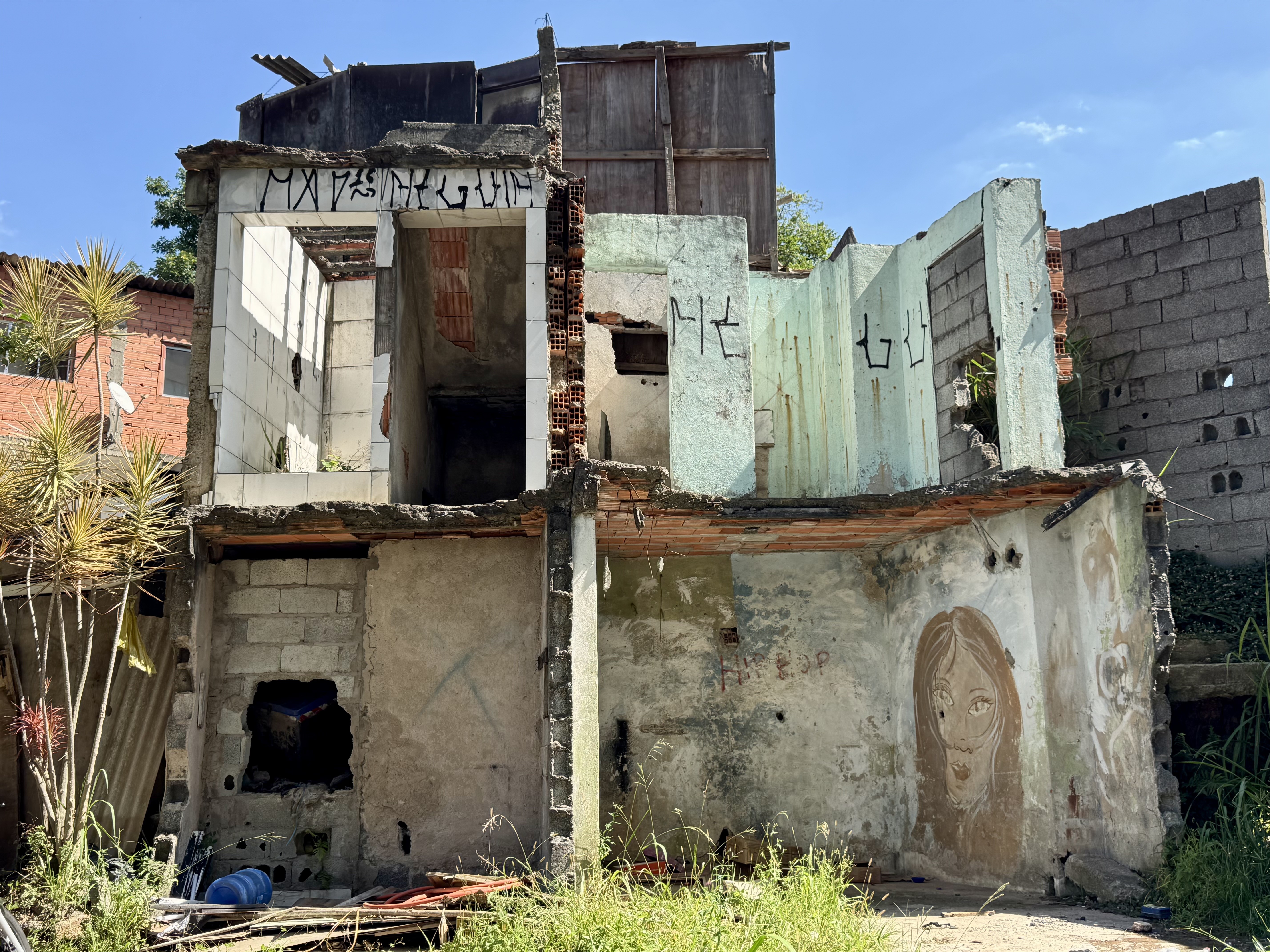 Gestão Nunes remove famílias de áreas de risco e paga 25% do valor de uma casa popular em SP, aponta estudo da USP