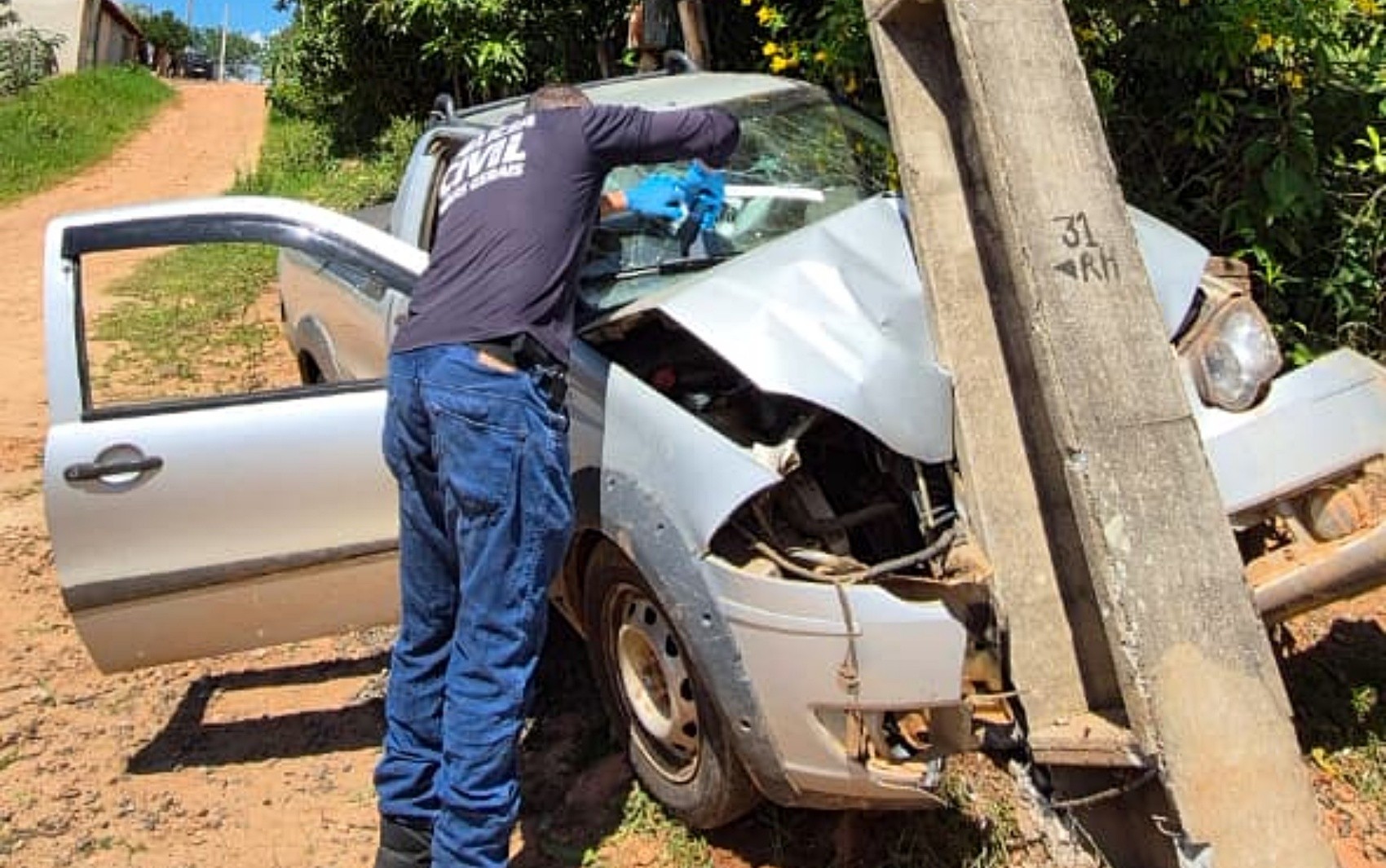 Homem é morto a tiros dentro de caminhonete na zona rural de Passos; Polícia Civil investiga o crime