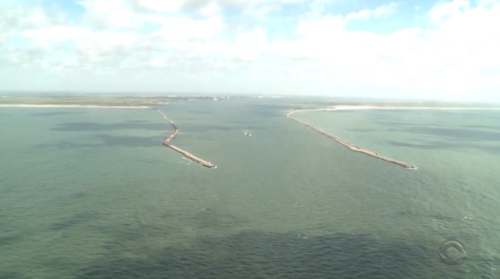 Molhes em Rio Grande — Foto: Reproduç]ao/RBS TV